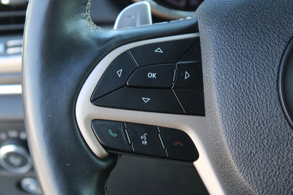 Used 2017 Jeep Grand Cherokee Limited AWD/4WD image 28