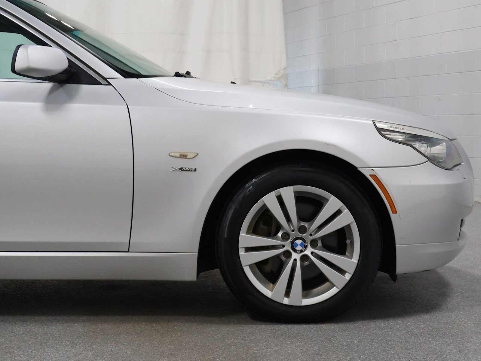 Used 2009 BMW 528i xDrive Sedan AWD/4WD image 11