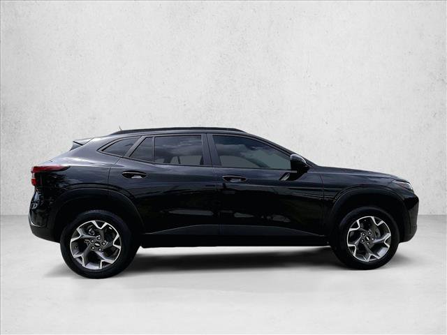 Used 2025 Chevrolet Trax LT FWD image 5