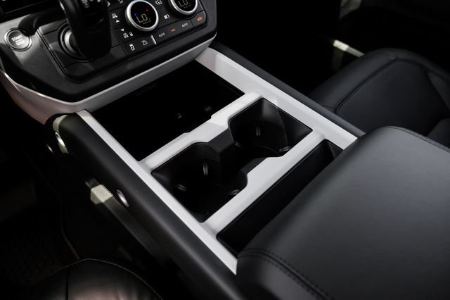 New 2026 Land Rover Defender 110 X-Dynamic SE AWD/4WD image 30