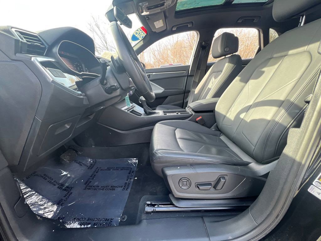Used 2025 Audi Q3 2.0T Premium image 27