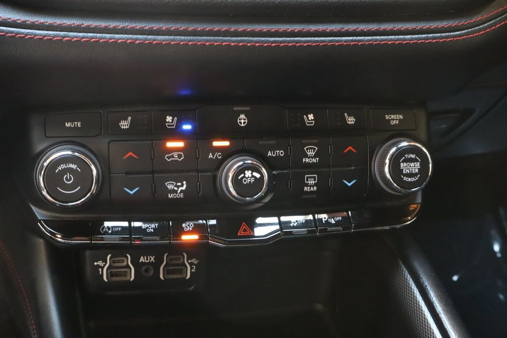 Used 2024 Dodge Durango GT RWD image 24
