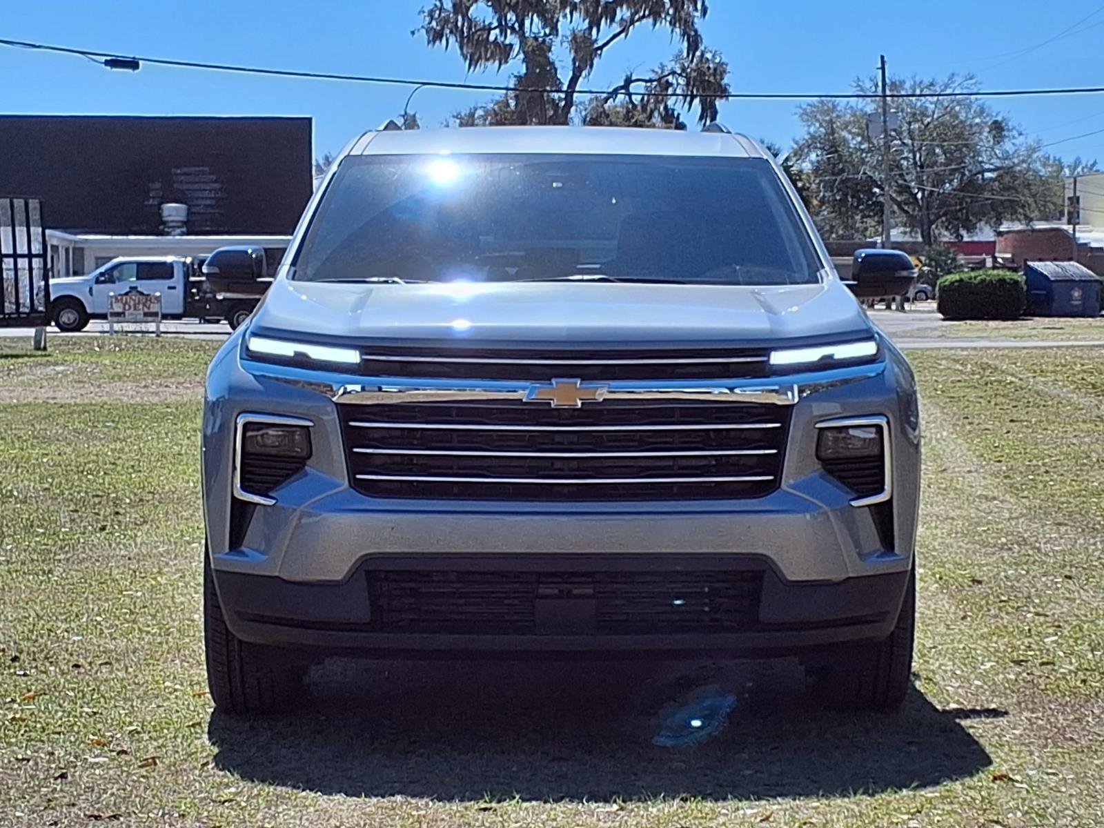 New 2026 Chevrolet Traverse LT w/ Driver Confidence Package FWD image 2