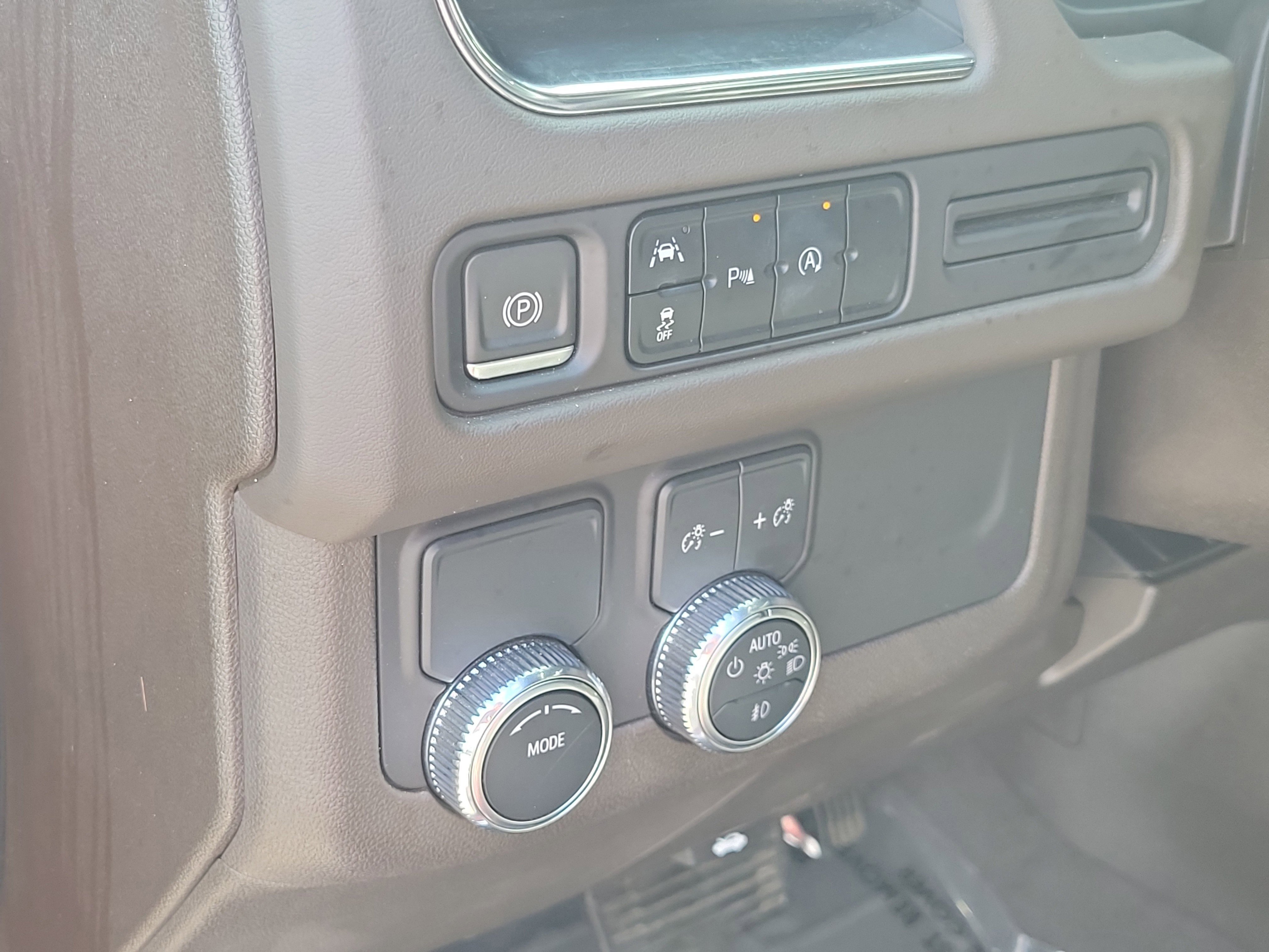 Used 2023 GMC Yukon SLT image 20