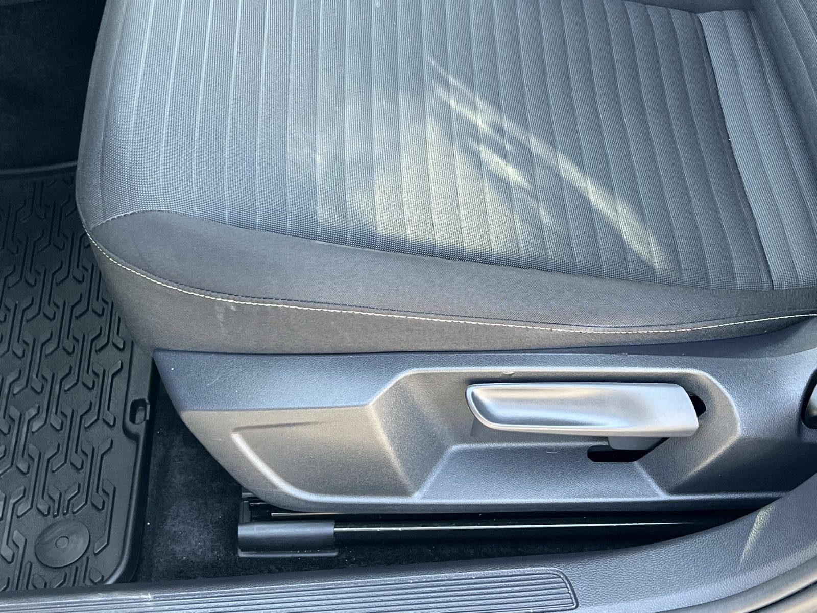 Certified 2023 Volkswagen Jetta S FWD image 27