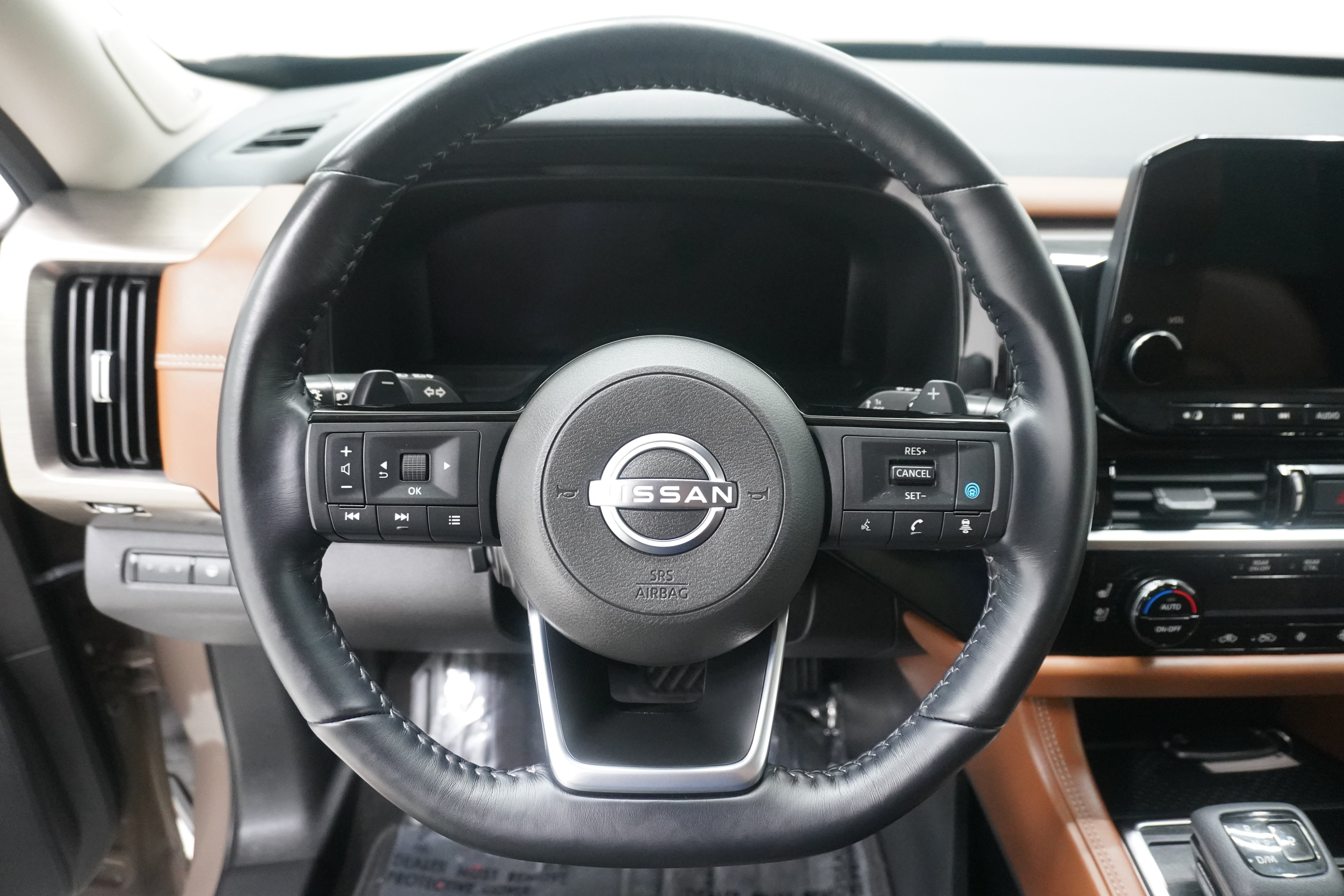 Used 2023 Nissan Pathfinder Platinum FWD image 20