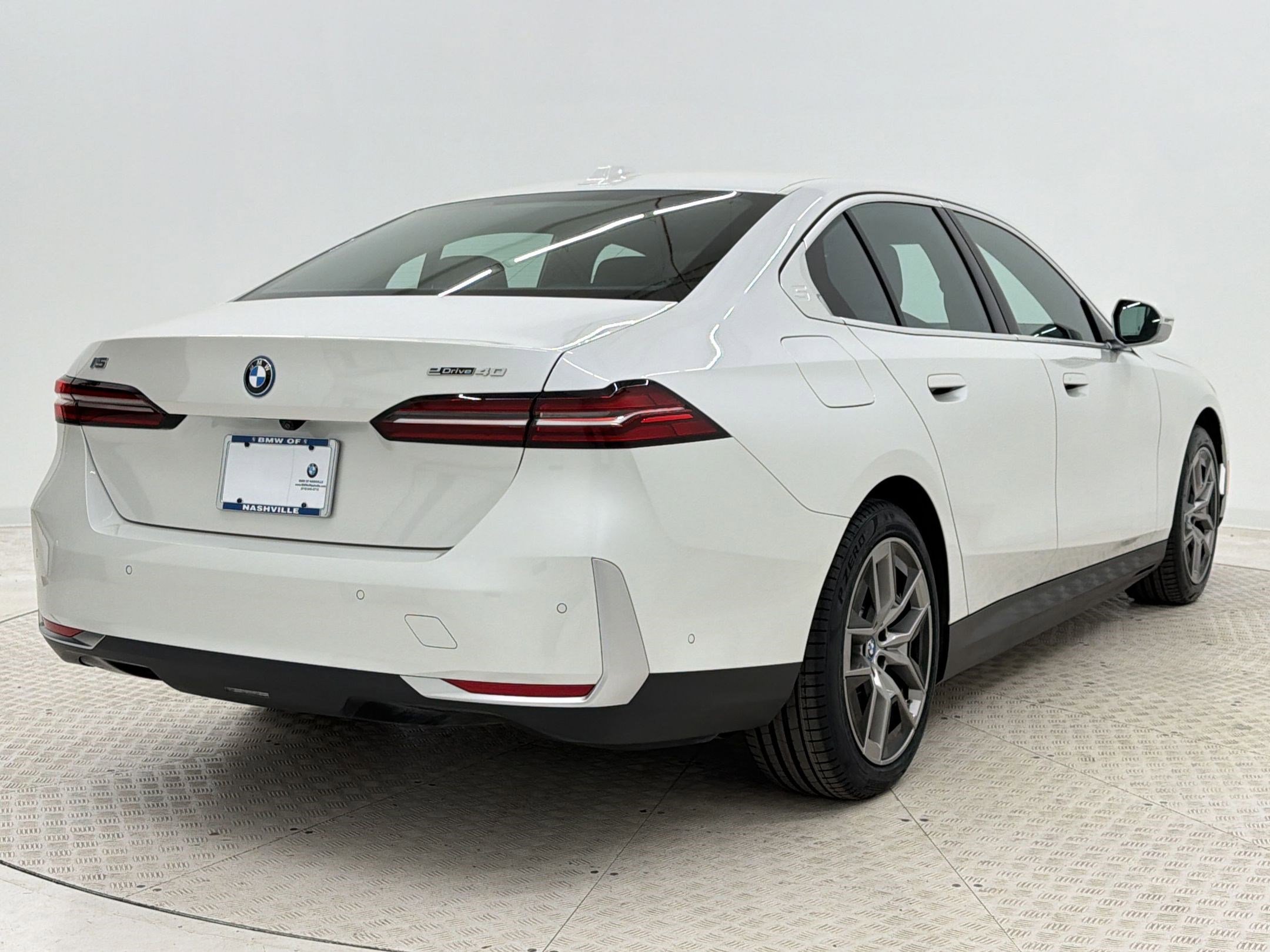 Certified 2024 BMW i5 eDrive40i w/ M Sport Package image 9