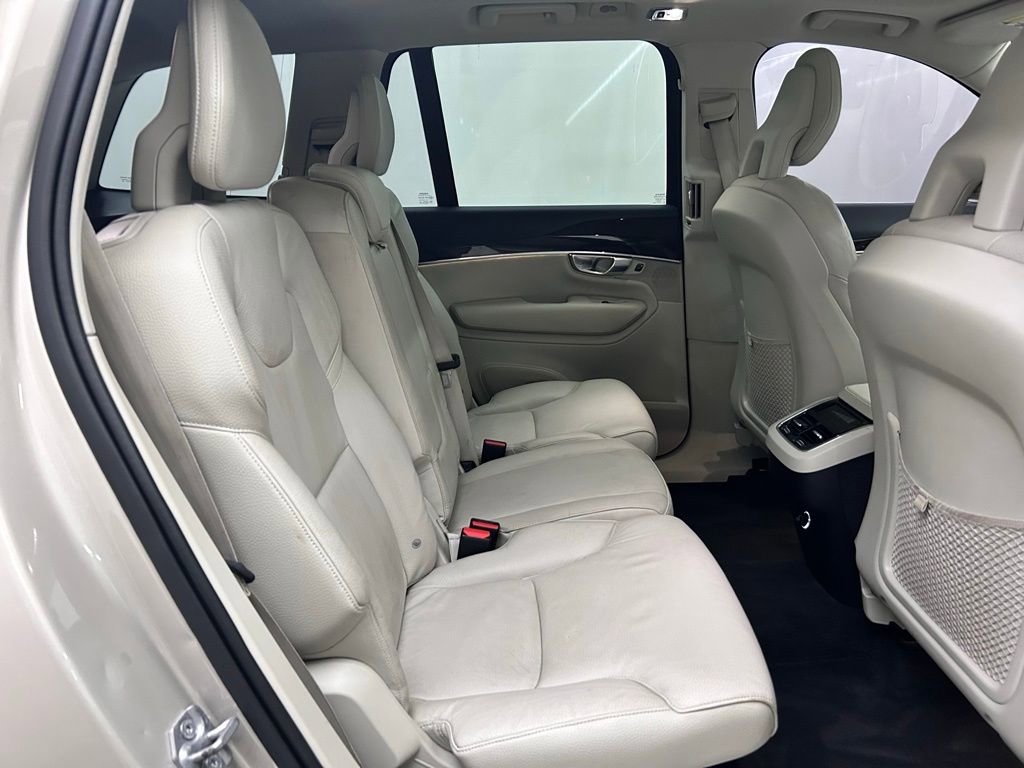 Used 2018 Volvo XC90 T6 Momentum w/ Convenience Package AWD/4WD image 17