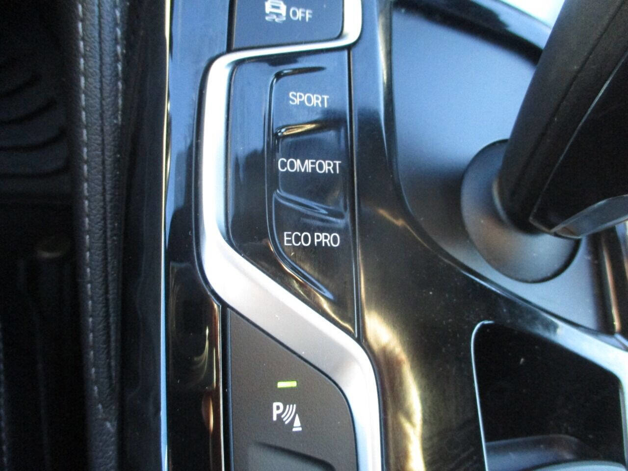 Used 2017 BMW 530i xDrive AWD/4WD image 18