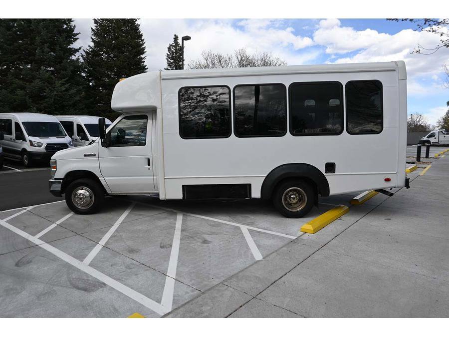 Used 2012 Ford E-350 and Econoline 350 Super Duty w/ Shuttle Bus Prep Pkg RWD image 9
