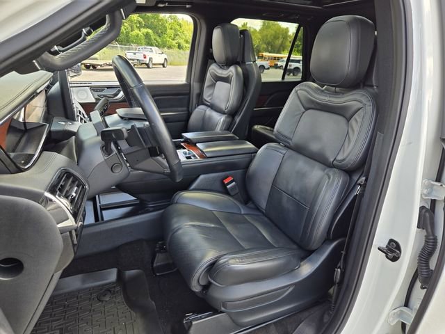 Used 2024 Lincoln Navigator Reserve AWD/4WD image 10