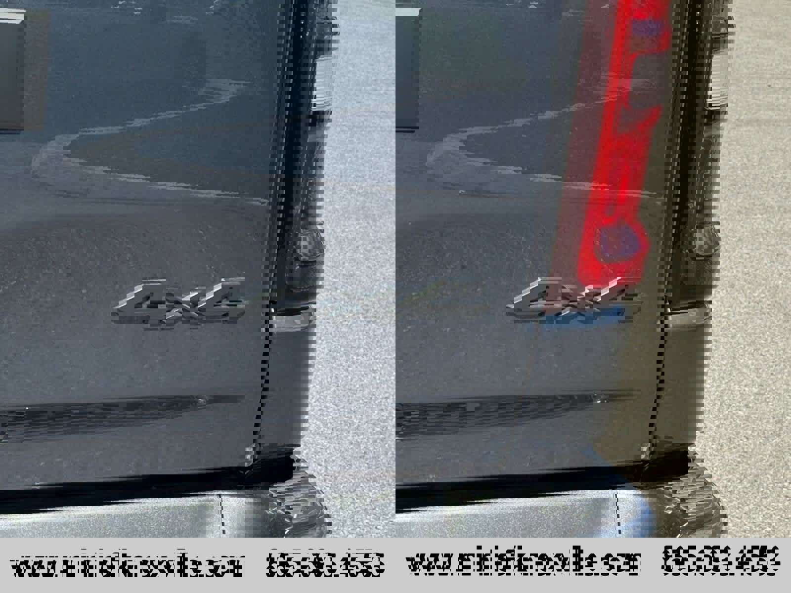 Used 2025 RAM 1500 Laramie w/ Night Edition image 36