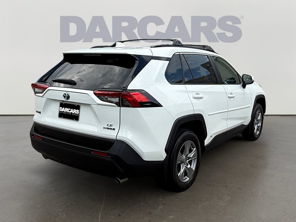 Used 2024 Toyota RAV4 LE AWD/4WD image 7