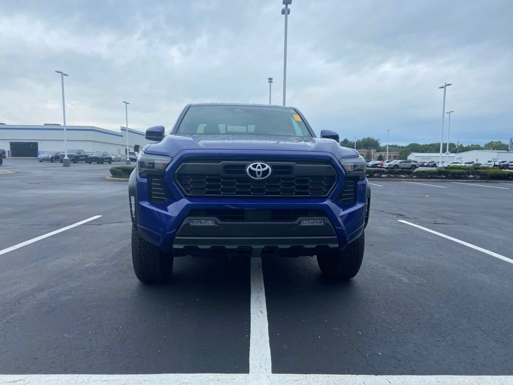 Used 2025 Toyota Tacoma TRD Off-Road w/ TRD Off Road Upgrade Package AWD/4WD image 10
