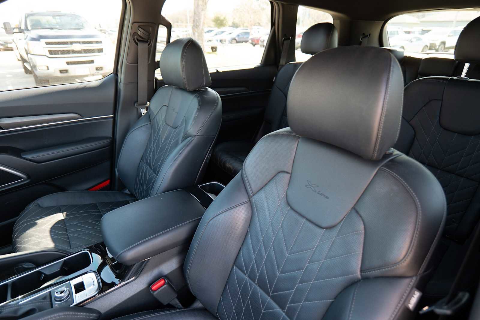 Used 2023 Kia Telluride EX X-Line image 11