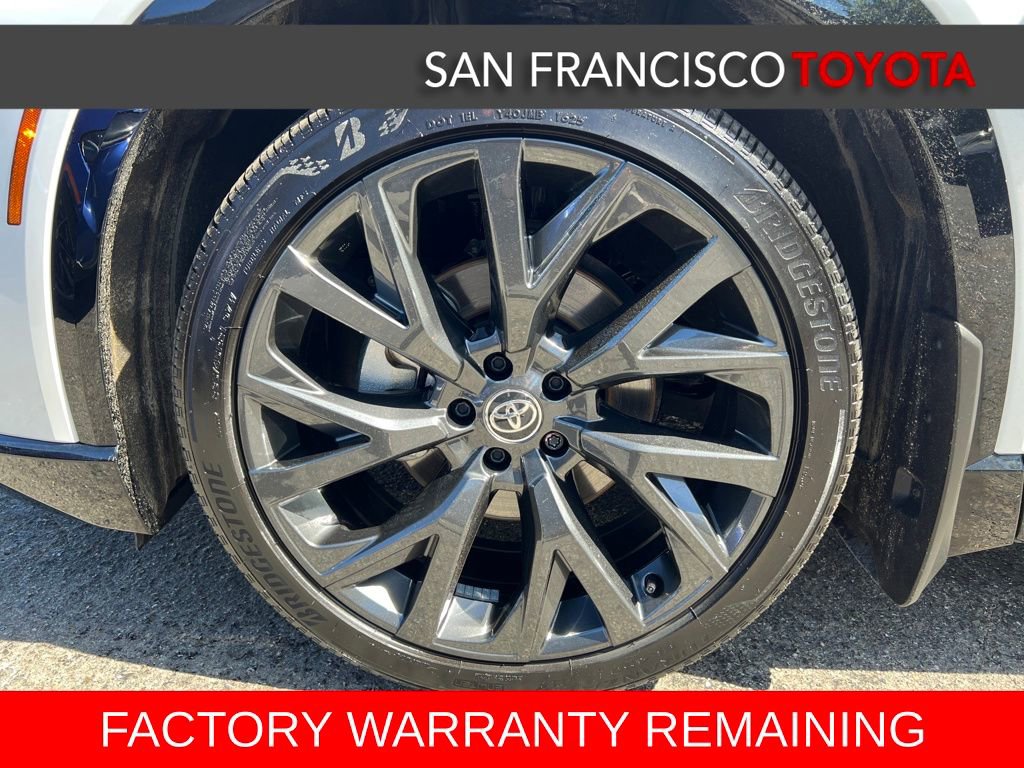 Certified 2025 Toyota Crown Signia image 9