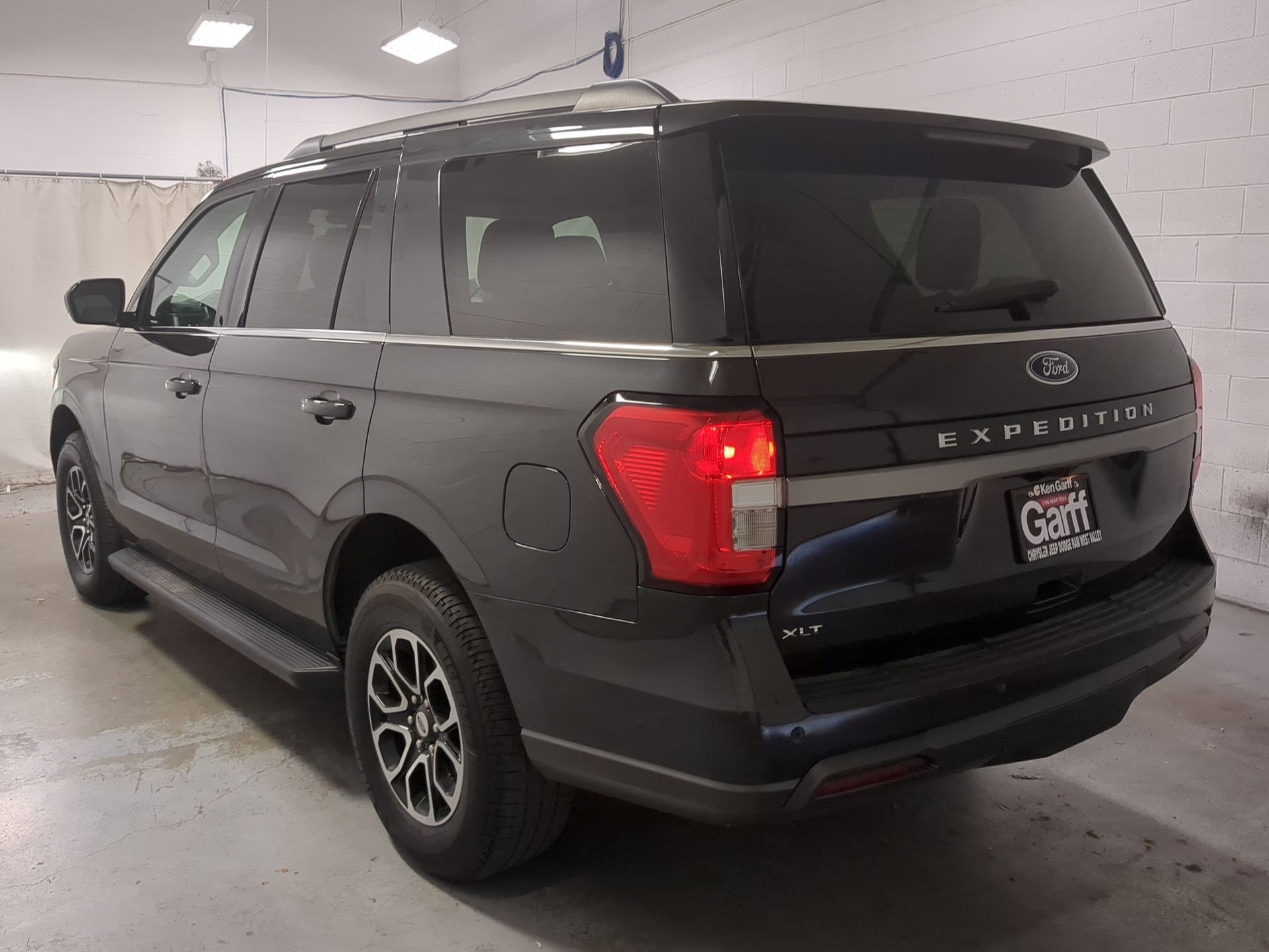 Used 2024 Ford Expedition XLT image 8