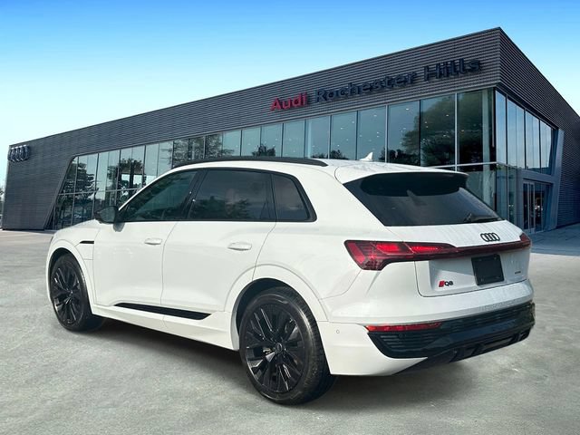 Used 2024 Audi Q8 e-tron Prestige w/ Prestige Package AWD/4WD image 4