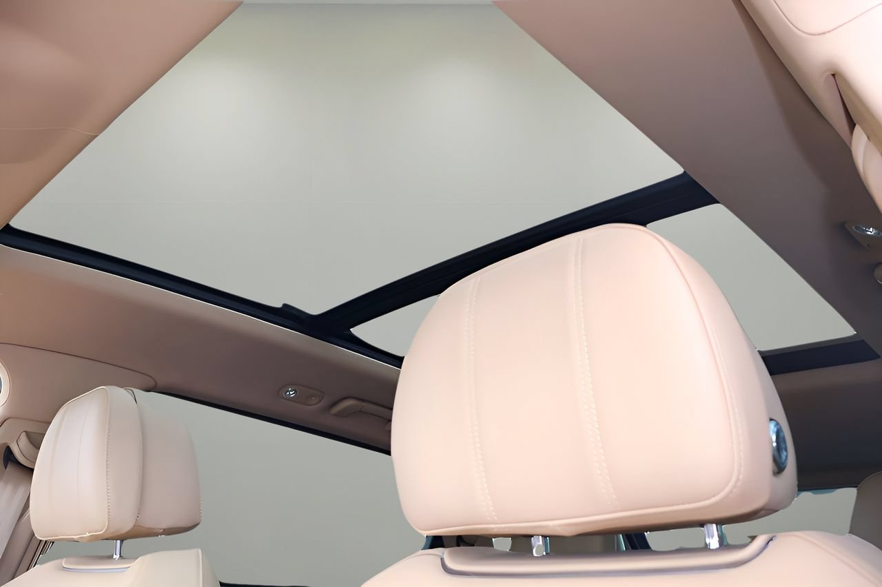 Certified 2024 Bentley Bentayga Extended Wheelbase AWD/4WD image 32