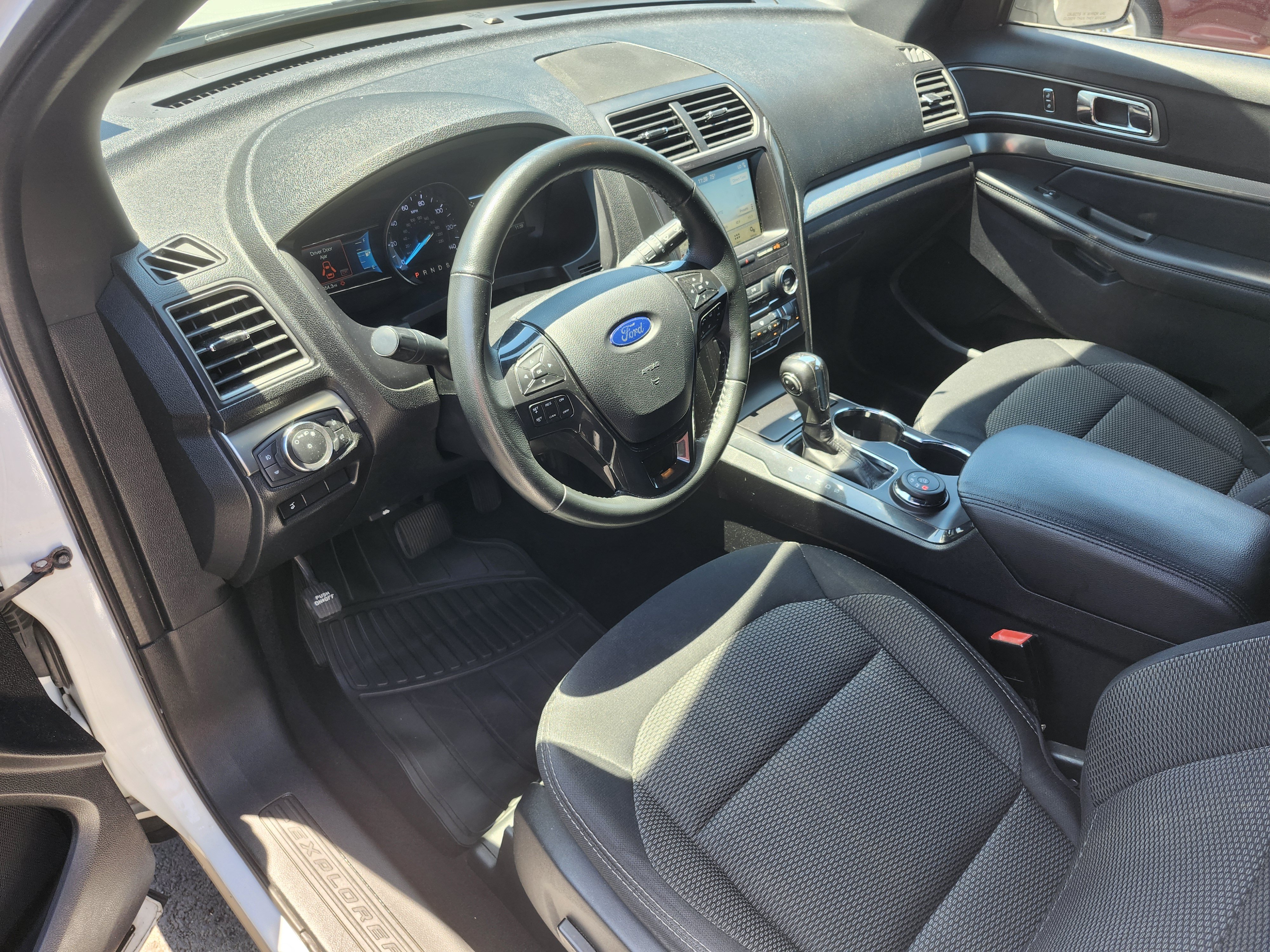 Used 2019 Ford Explorer XLT w/ Equipment Group 201A AWD/4WD image 4