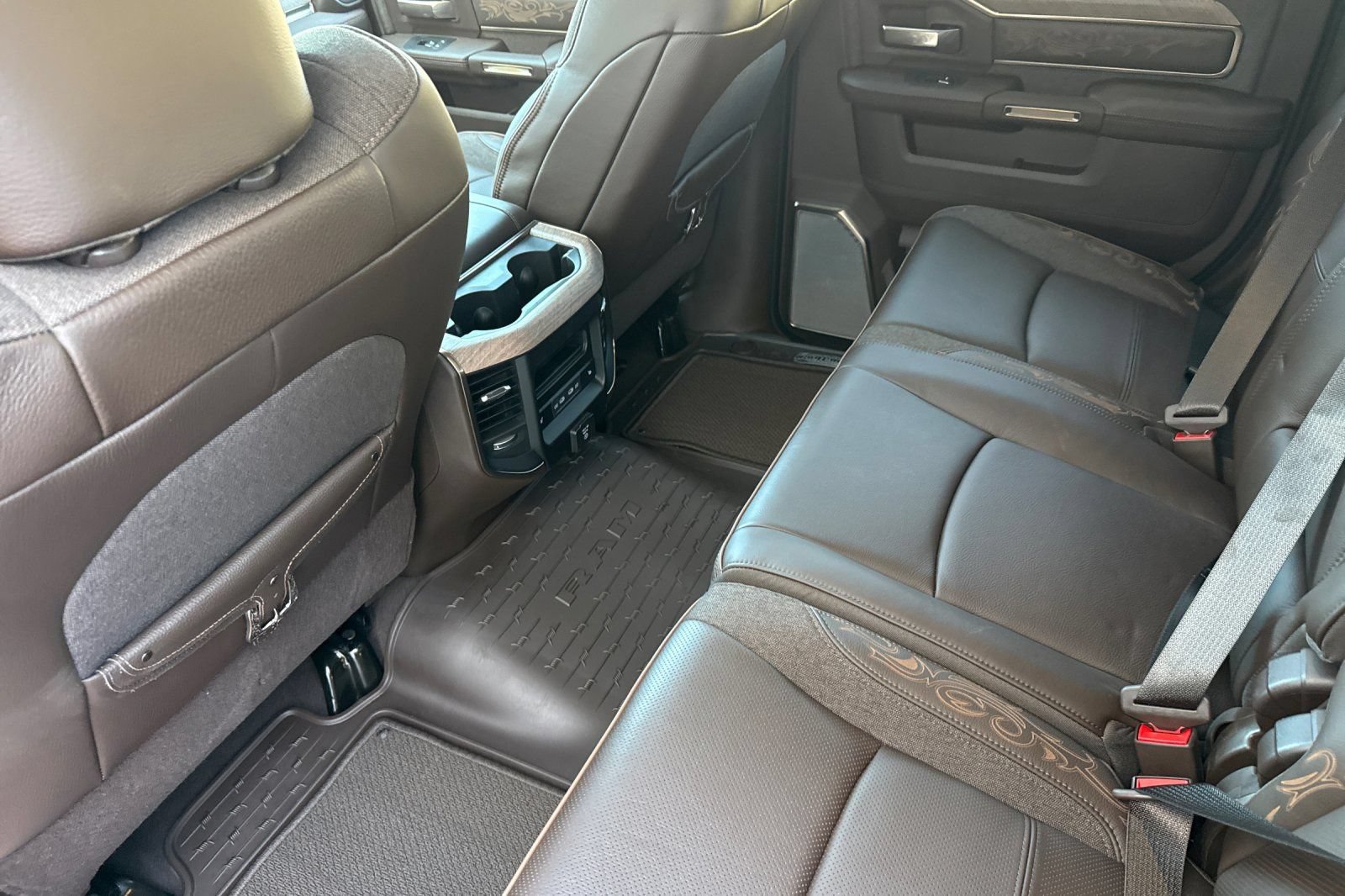 New 2026 RAM 2500 Limited AWD/4WD image 11
