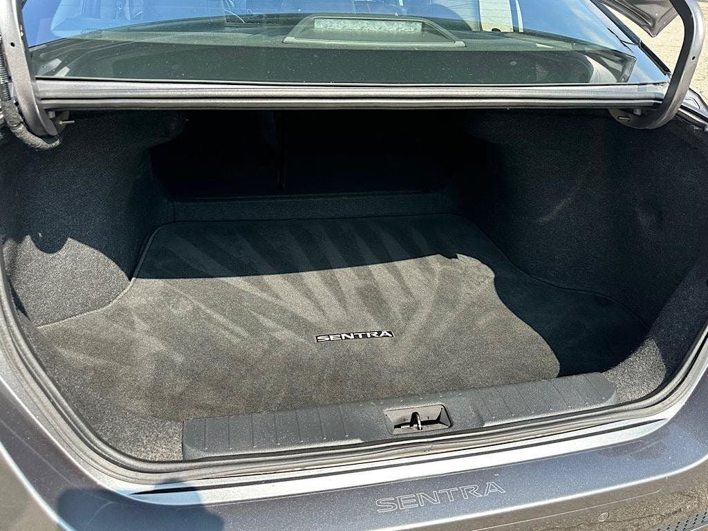 Used 2021 Nissan Sentra SR w/ SR Premium Package FWD image 12