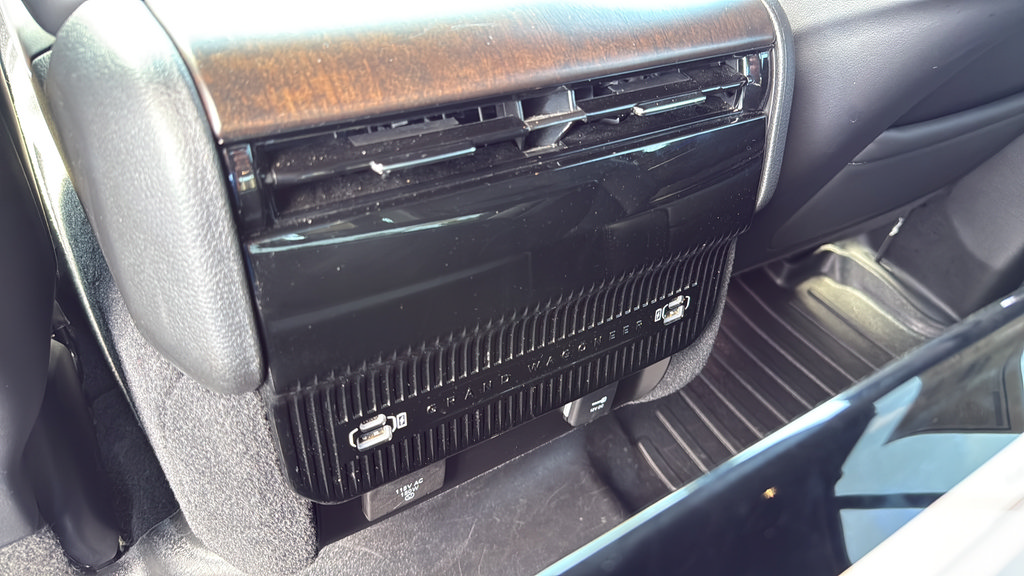 Used 2023 Jeep Grand Wagoneer L 4WD image 21