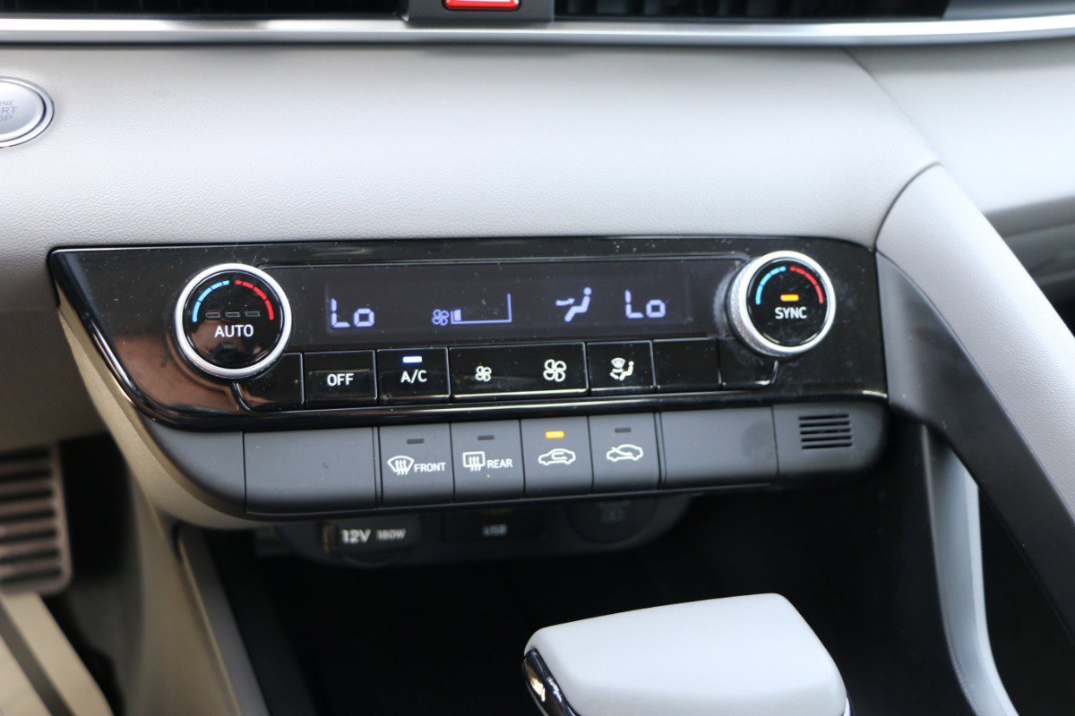 Used 2025 Hyundai Elantra Sport FWD image 22