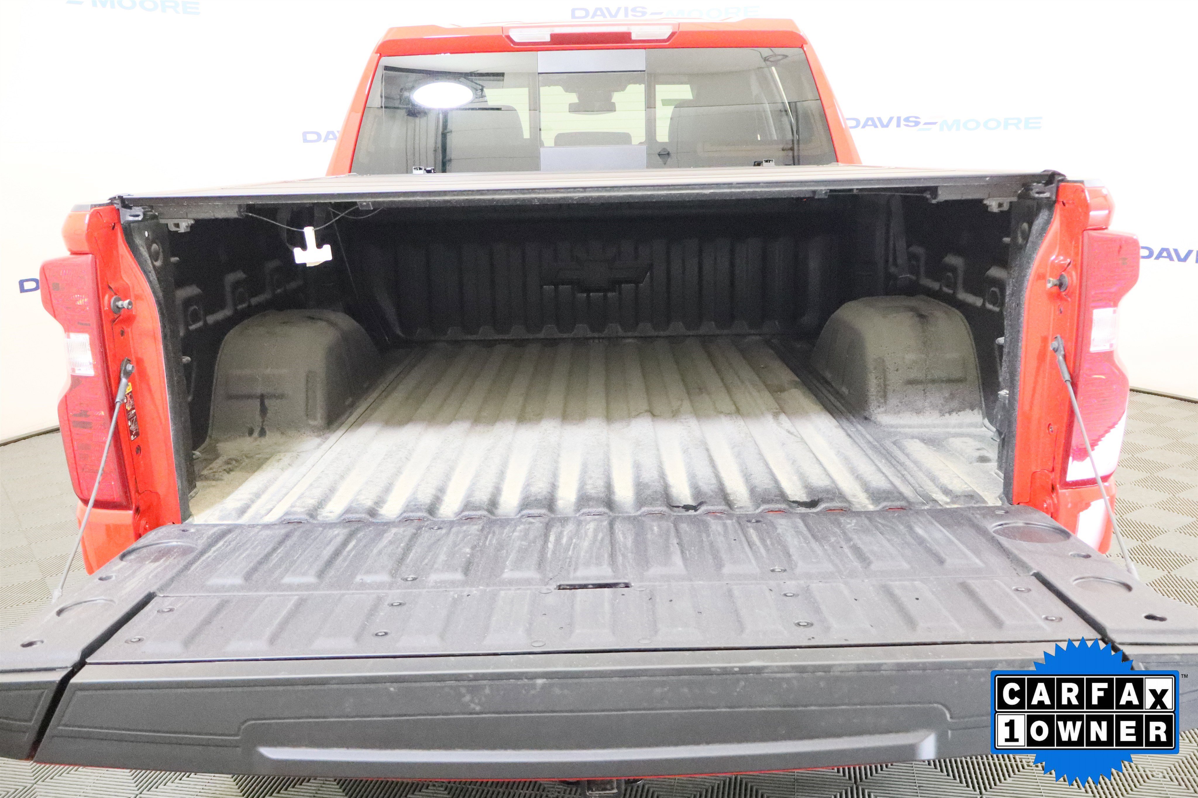 Used 2026 Chevrolet Silverado 1500 LT w/ Leather Package AWD/4WD image 9