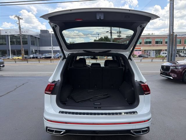 Used 2024 Volkswagen Tiguan SEL R-Line AWD/4WD image 23