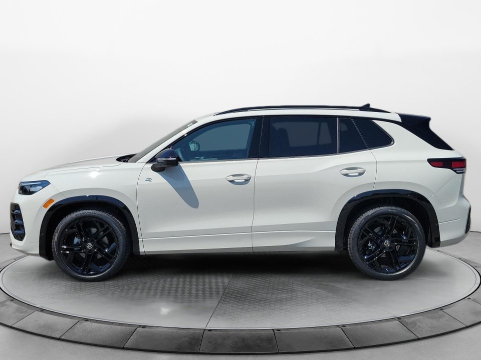 New 2026 Volkswagen Tiguan SE R-Line FWD image 4