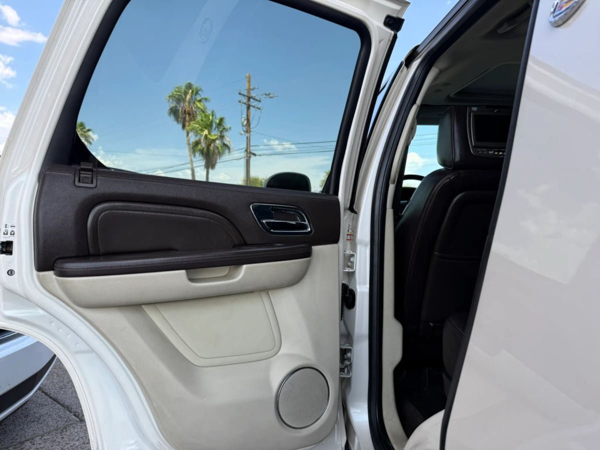 Used 2013 Cadillac Escalade Platinum AWD/4WD image 36