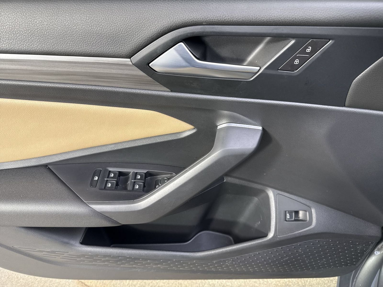 Used 2019 Volkswagen Jetta SEL FWD image 19