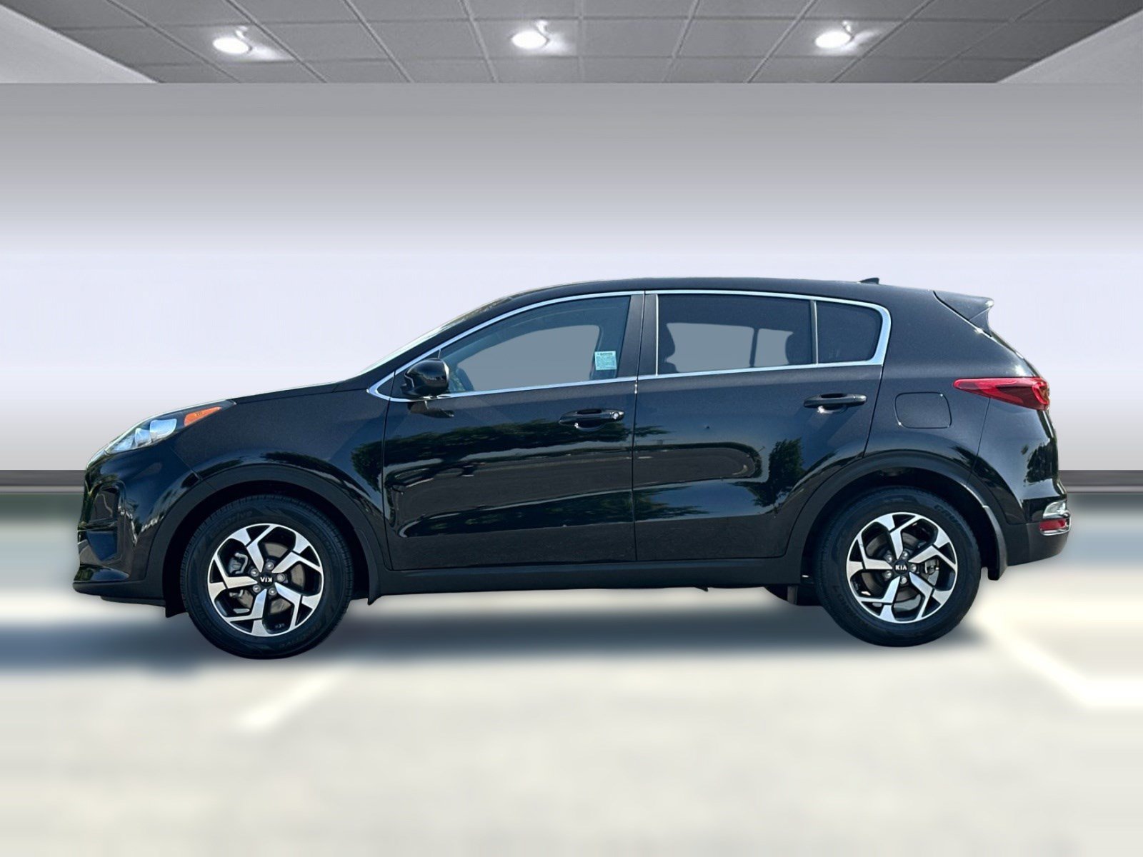 Used 2022 Kia Sportage LX FWD image 2