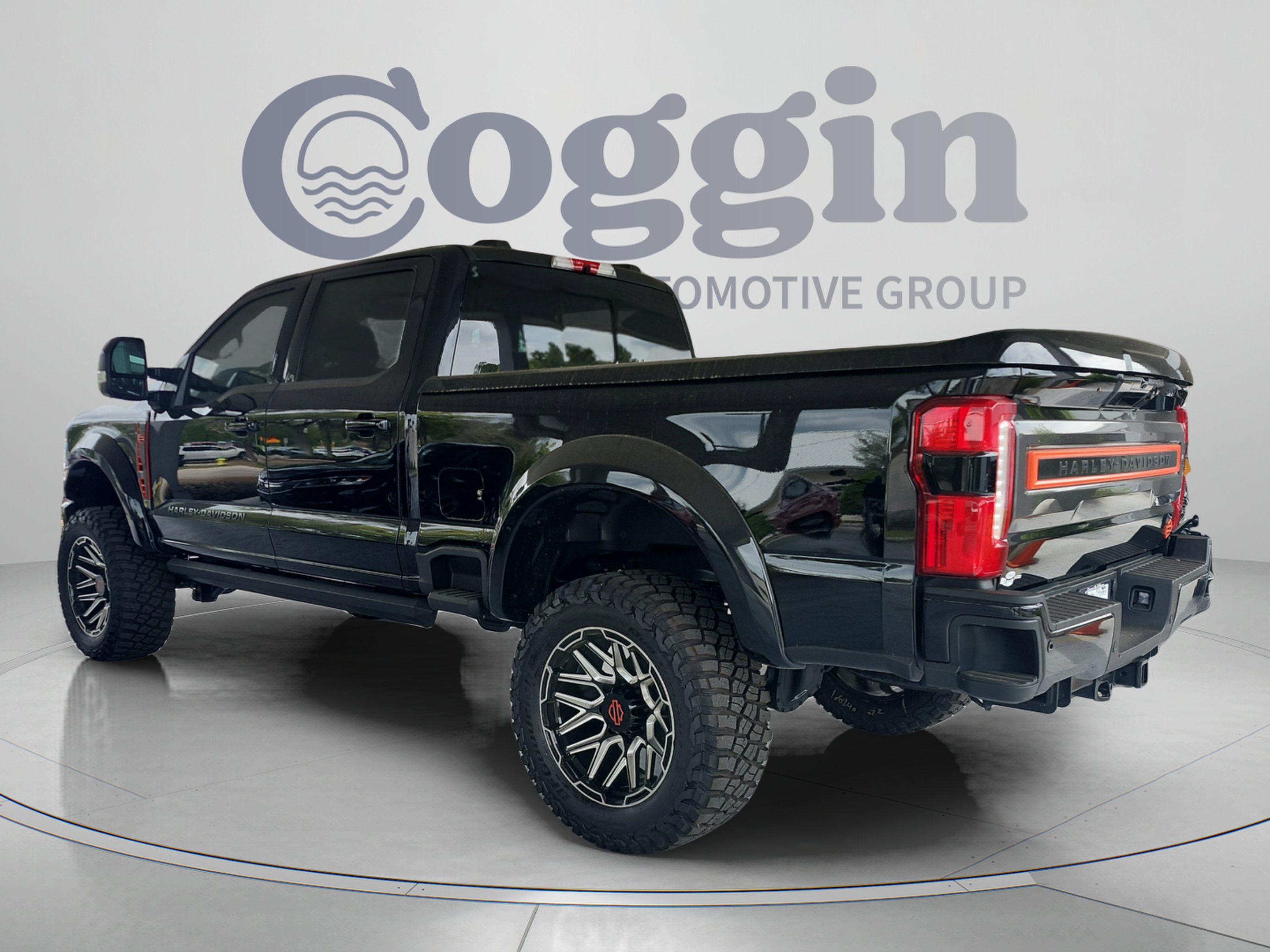 New 2026 Ford F250 Lariat w/ Black Appearance Package AWD/4WD image 3