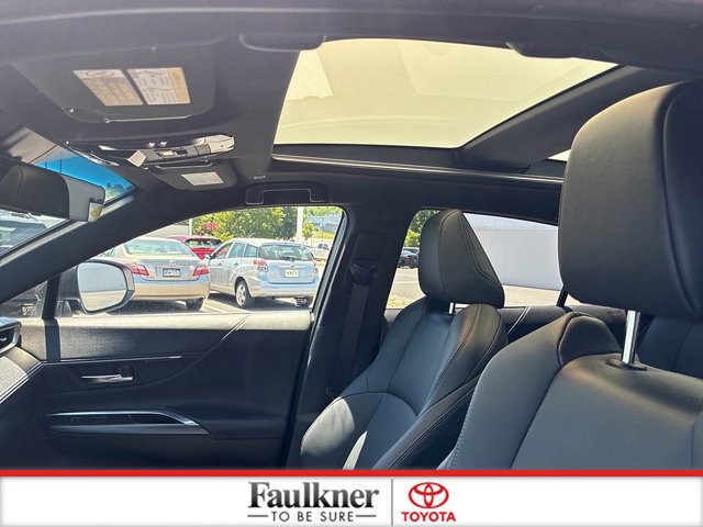 Certified 2023 Toyota Venza Nightshade AWD/4WD image 28