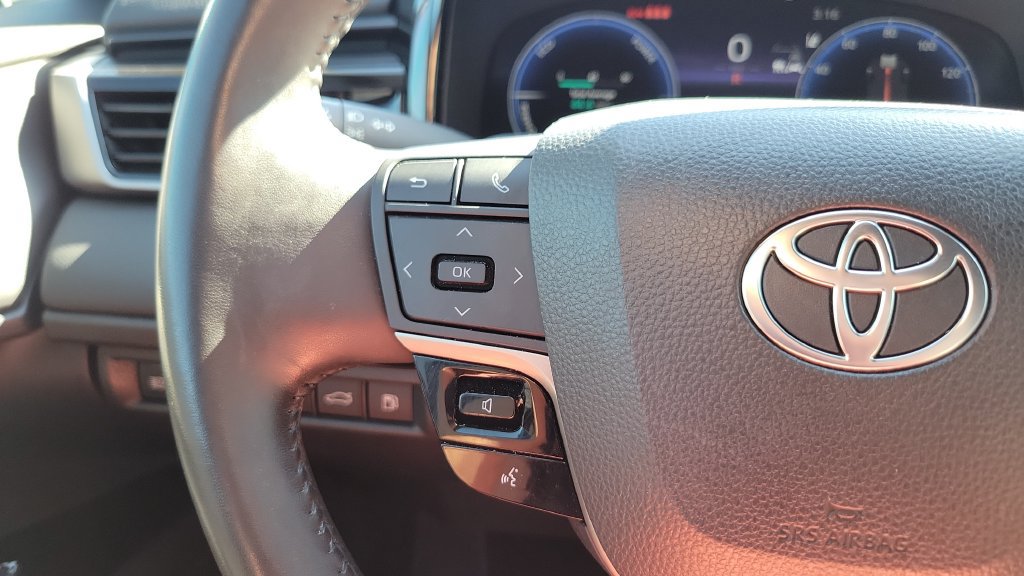 Used 2025 Toyota Camry XSE FWD image 20