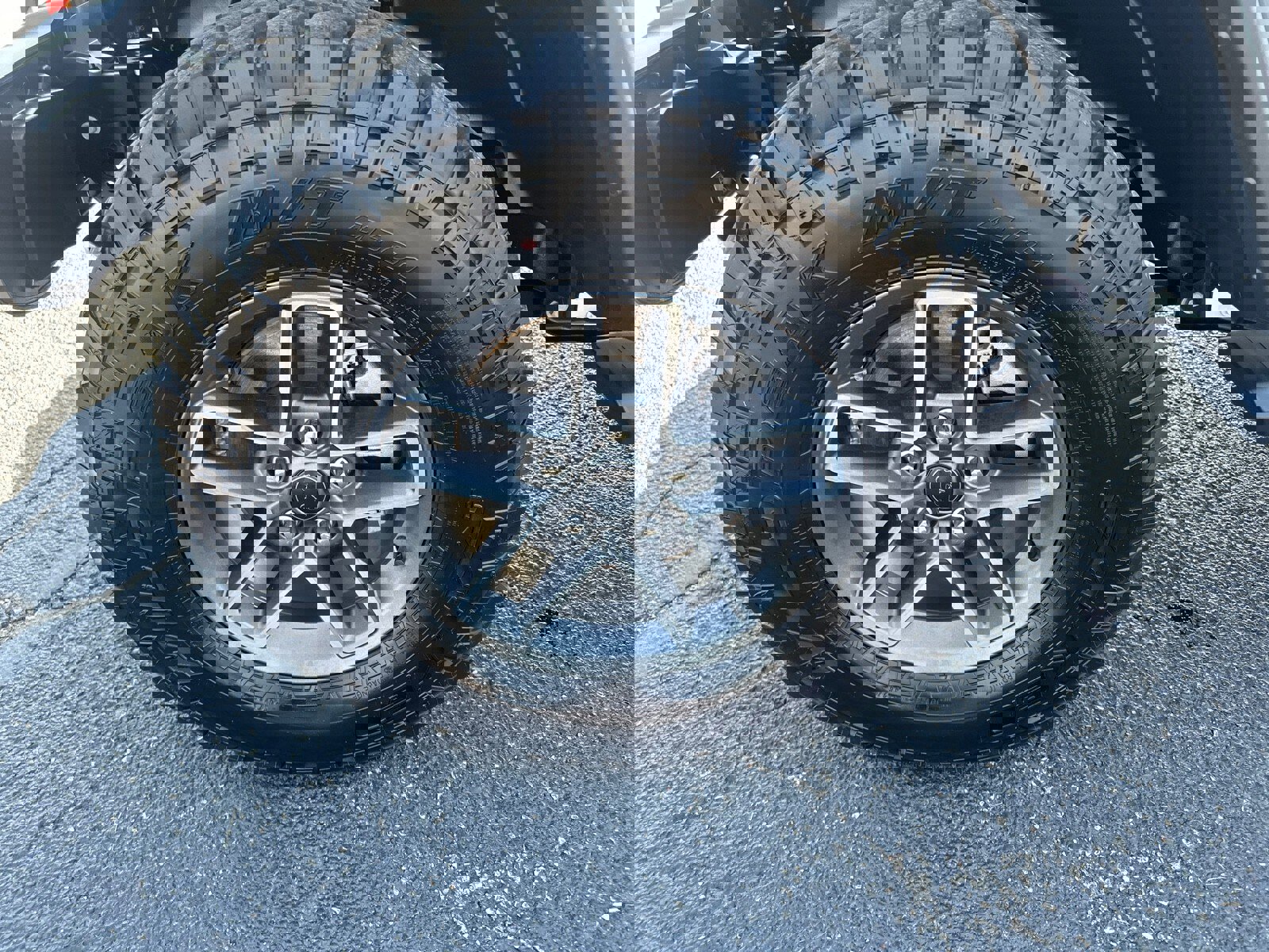 Used 2025 Jeep Gladiator Mojave w/ Convenience Group image 6