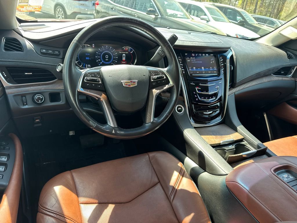 Used 2018 Cadillac Escalade ESV Premium Luxury image 22