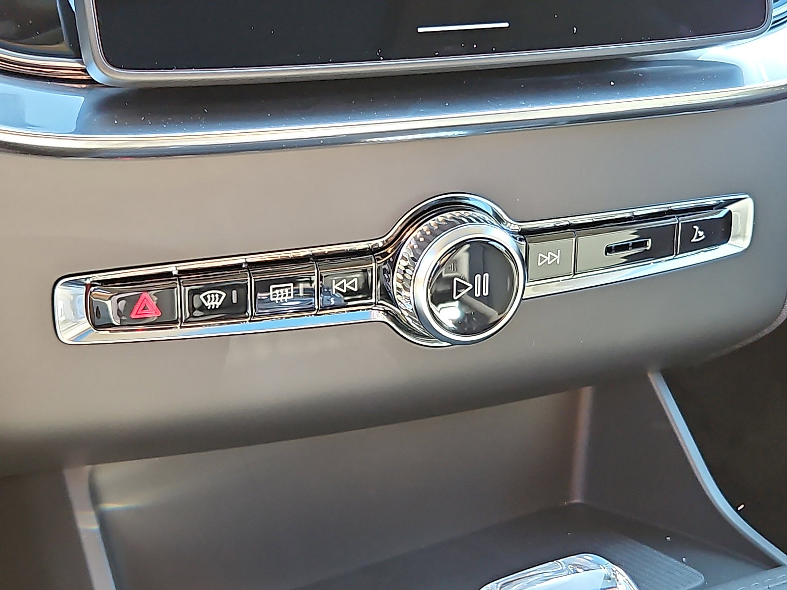 New 2026 Volvo XC90 B6 Ultra image 13