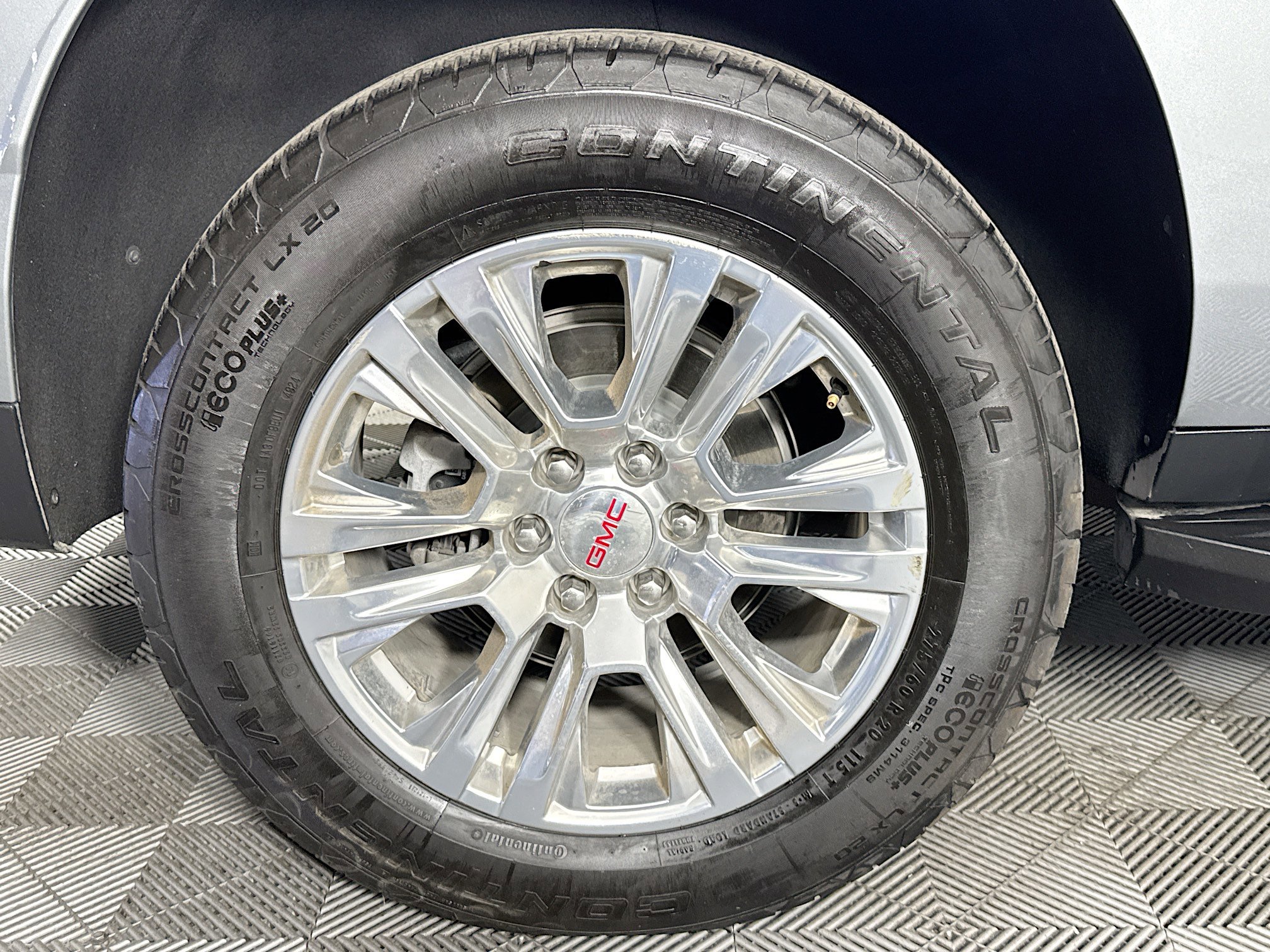 Used 2025 GMC Yukon XL Denali AWD/4WD image 31