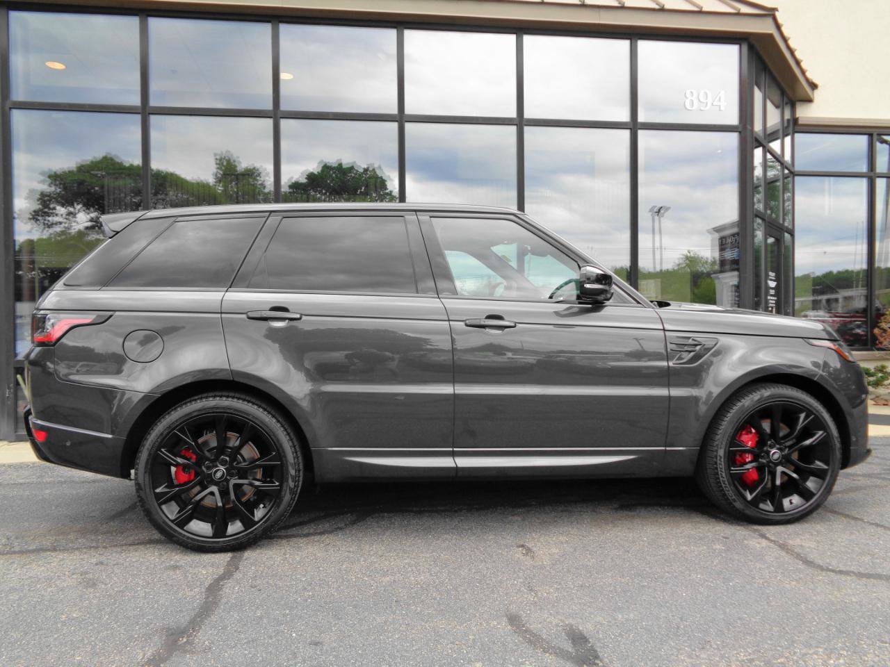 Used 2022 Land Rover Range Rover Sport HST AWD/4WD image 4