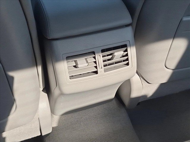 Used 2010 Toyota Camry XLE FWD image 16