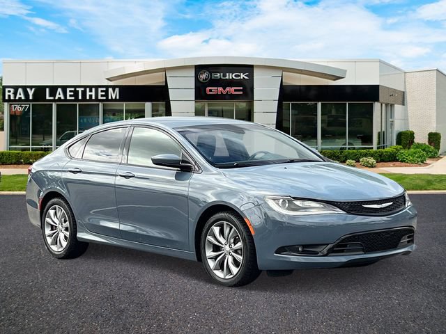 Used 2015 Chrysler 200 S w/ Comfort Group FWD image 7