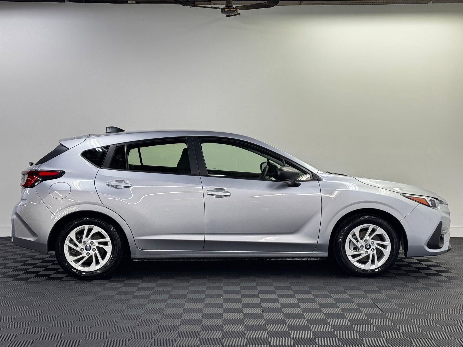 Used 2024 Subaru Impreza 2.0i AWD/4WD image 4