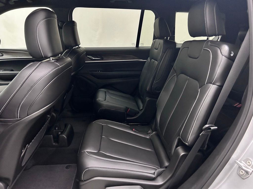 New 2025 Jeep Grand Cherokee L Limited w/ Black Appearance Package image 14