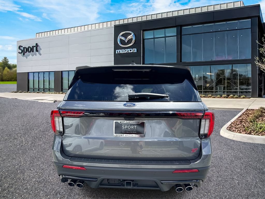 Used 2025 Ford Explorer ST AWD/4WD image 5
