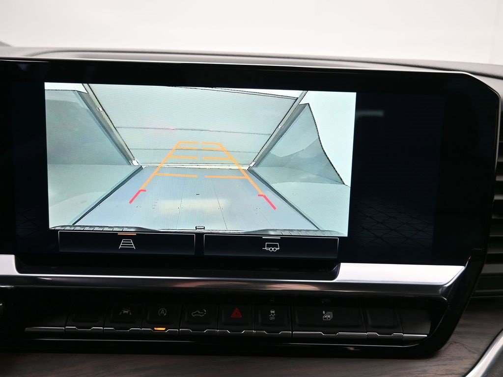 Certified 2025 GMC Sierra 1500 SLT image 17