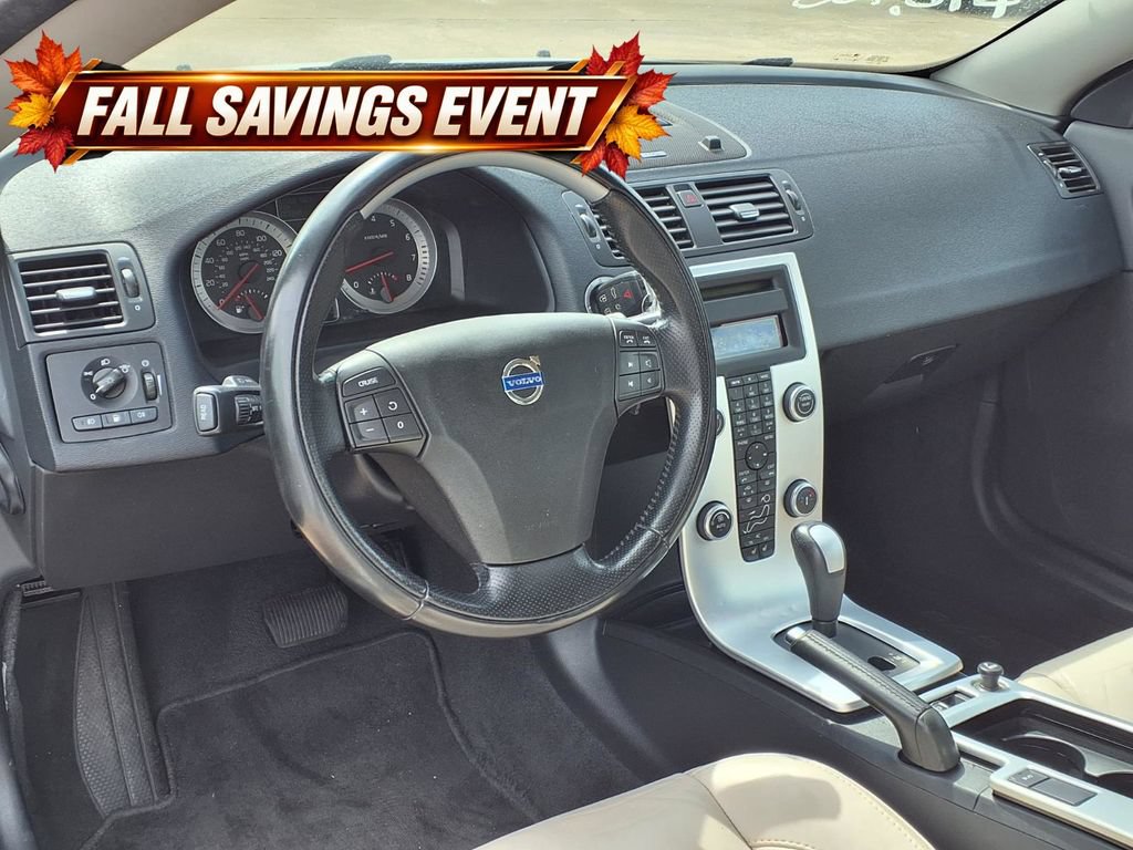 Used 2011 Volvo C70 T5 w/ Multimedia Pkg FWD image 9