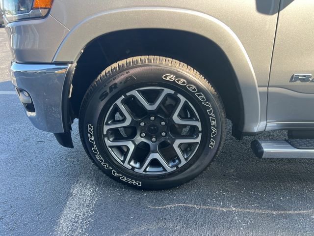 Used 2025 RAM 1500 Laramie AWD/4WD image 5